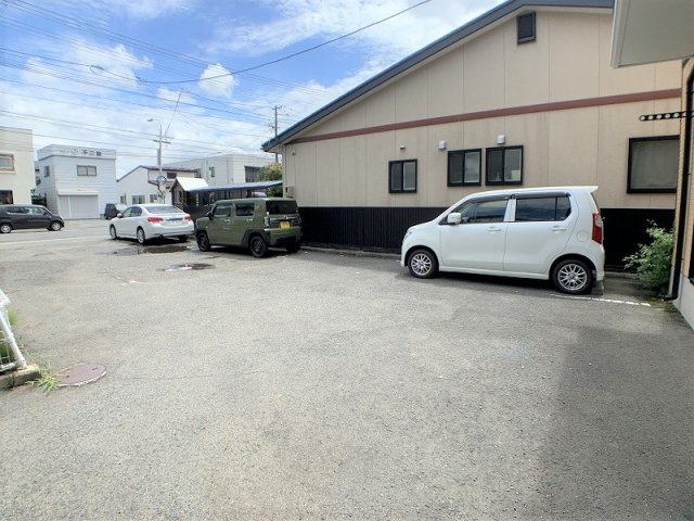 セフィラエスの駐車場