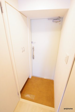 T's SQUARE 大阪城　仲介手数料無料の玄関