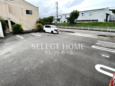 【駐車場】 | エルアール豊坂 | 駐車場があります