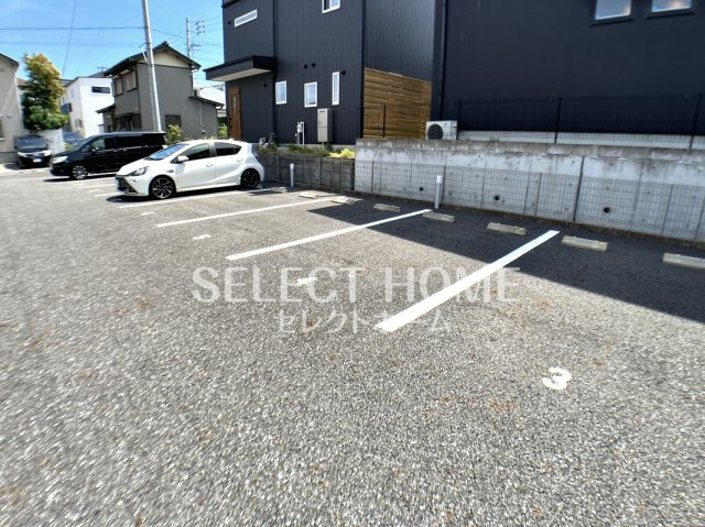 【駐車場】 | リーブル行連 | 駐車場です