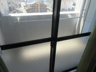 洛西メゾンのバルコニー|トイレ上部棚