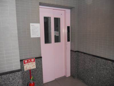 洛西メゾンのエントランス|エレベーター