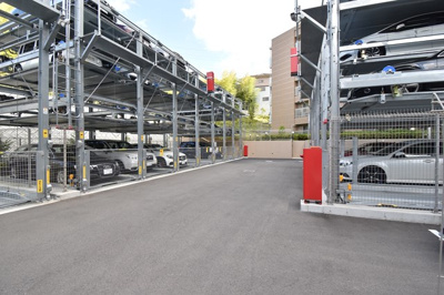 【駐車場】 | 【ペットと一緒に暮らせます♪】サンメゾン緑地公園アベニュー | 機械式です。
