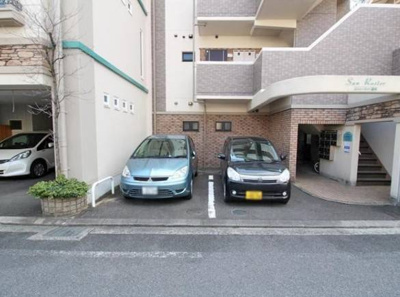 【駐車場】 | サンローズィア緑町