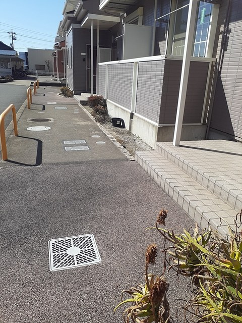 エントピア名和北Aのエントランス