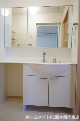 熊本市東区健軍４丁目のアパートの独立洗面台