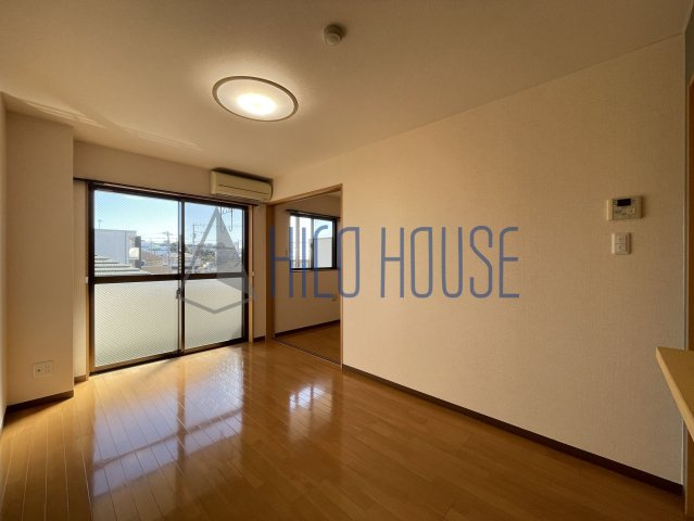 サンライトヒルズの居間・リビング