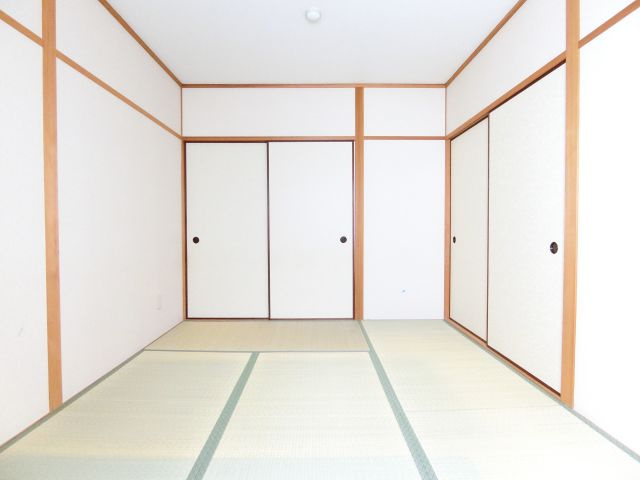 エスポアール岩根の寝室