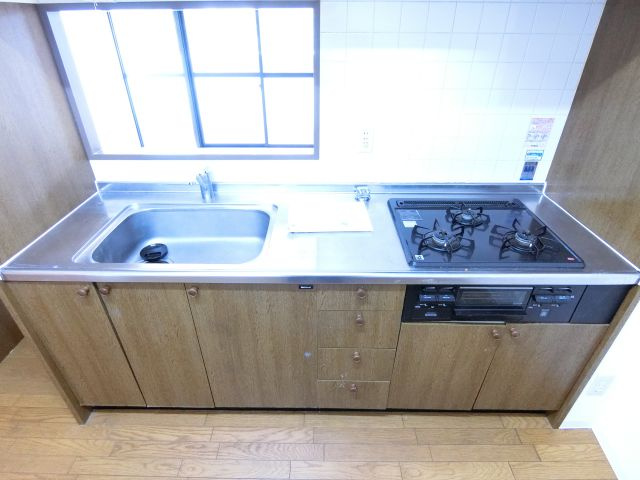 エスポアール岩根のキッチン