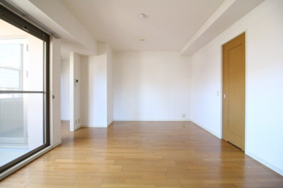 【居間・リビング】 | ワコーレアベニュー山下町