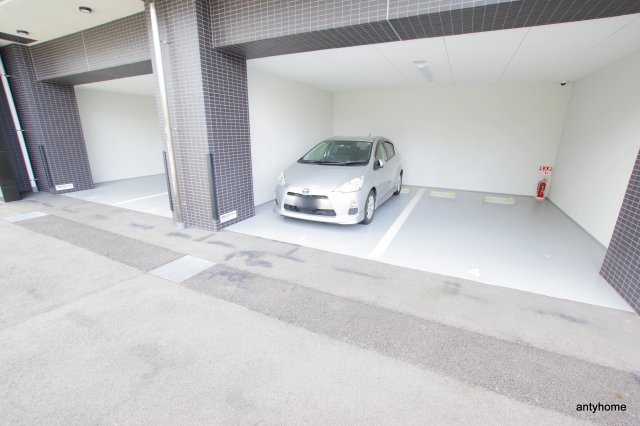 アドバンス新大阪ウエストゲート　仲介手数料無料の駐車場