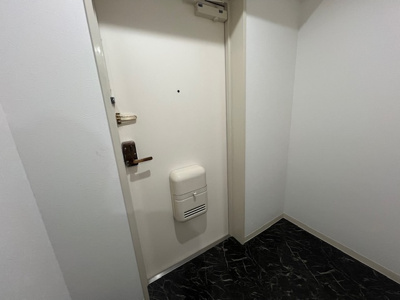 【玄関】 | ルモンドオサカベ | ゆったり過ごせるリビングです