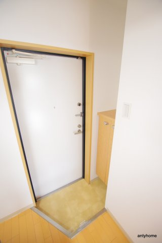 セレニテ天六西　仲介手数料無料の玄関