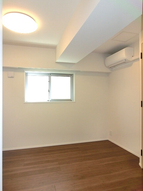 Urbanex秋葉原EASTⅢの設備|5.3帖洋室、エアコン付きです
