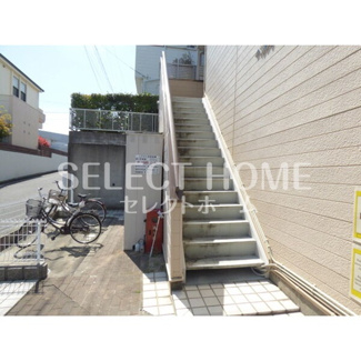【エントランス】 | 落ち着いたエントランスです
