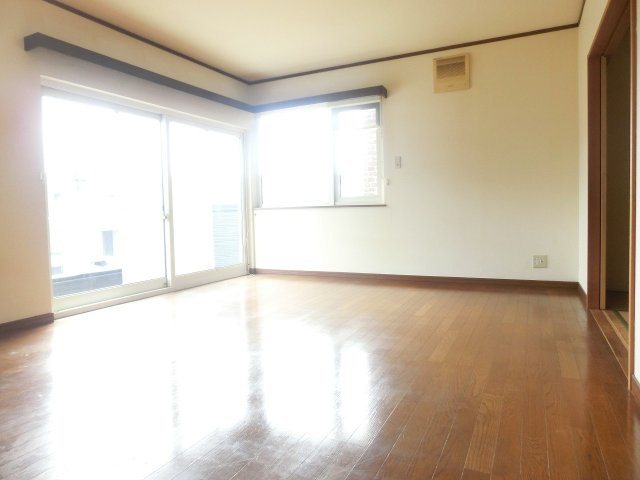 【居間・リビング】 | エルムコートN28 | 居間です