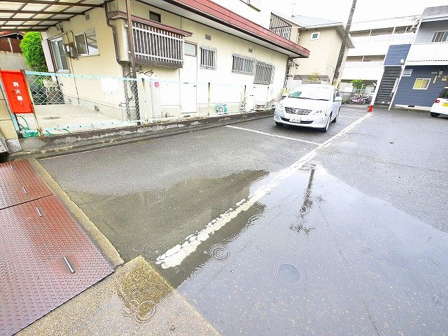 レジデンス大西の駐車場