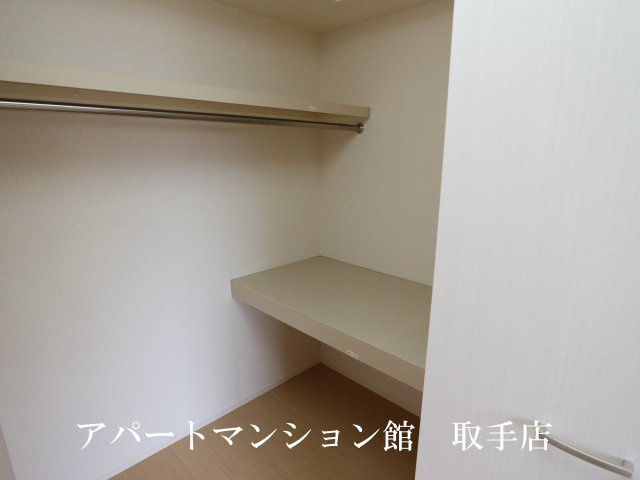 グランシャリオＢ棟の収納