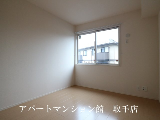 グランシャリオＢ棟の寝室
