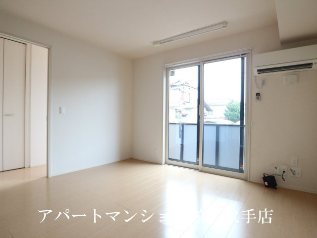 グランシャリオＢ棟の居間・リビング