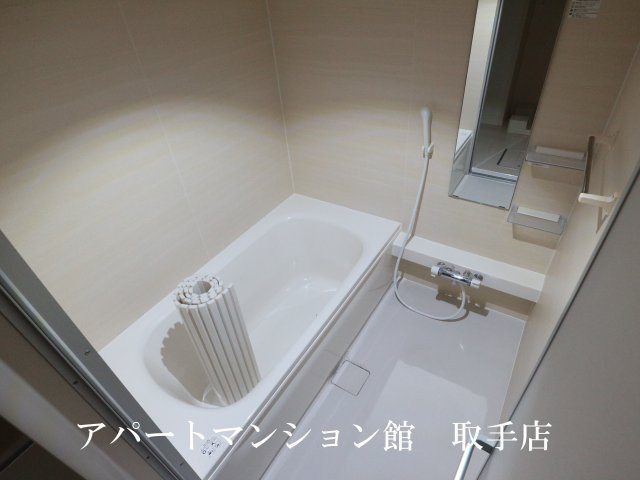 グランシャリオＢ棟の浴室