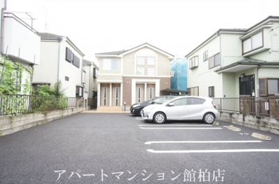【駐車場】 | オートヌ　ヴァレ