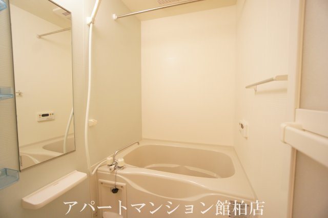 オートヌ　ヴァレの浴室