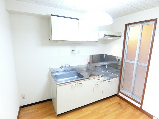 アンビエンテ茱萸木のキッチン