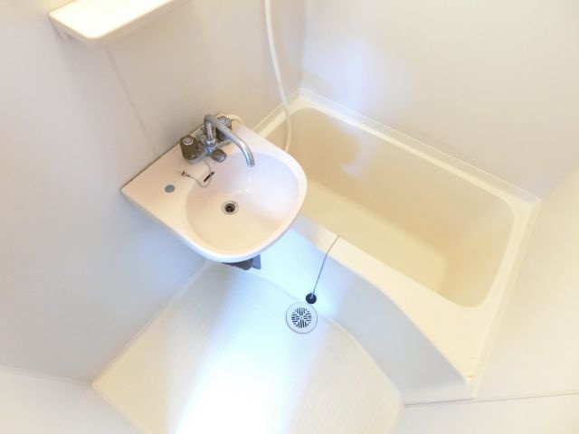 アンビエンテ茱萸木の浴室