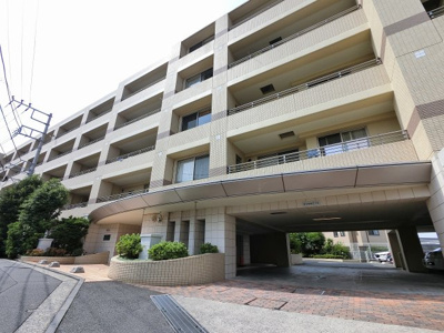 【外観】 | ヒルズ横浜神之木公園 | JR横浜線「大口」駅徒歩12分、JR京浜東北線・根岸線「新子安」駅徒歩14分。