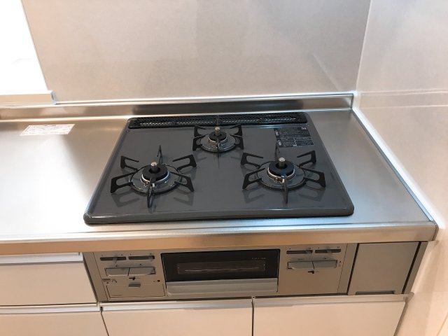 フューチャーフォレストⅢのキッチン|グリル付きガスコンロ