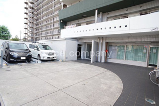 【エントランス】 | オートロック完備です☆スーパー・ドラッグストア・コンビ二が徒歩2分圏内でお買い物便利な立地です！