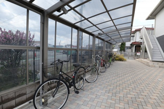 【エントランス】 | 駐輪場