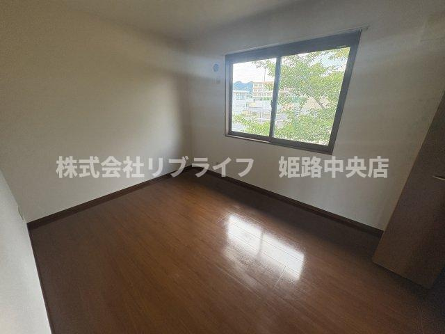 アンジ榮の洋室