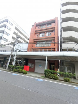 【エントランス】 | ジェムハイツ | 鶴見駅徒歩14分の好立地。
最上階のお部屋です。