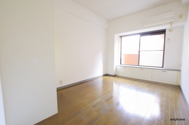 ライオンズマンション新大阪第5 仲介手数料無料の居間・リビング