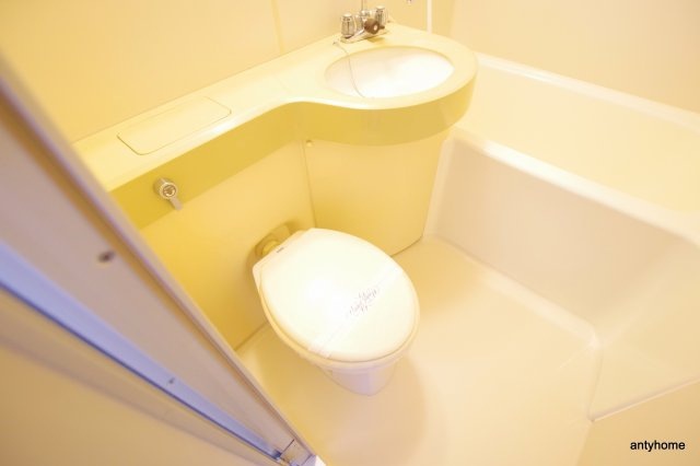 ライオンズマンション新大阪第5 仲介手数料無料のトイレ