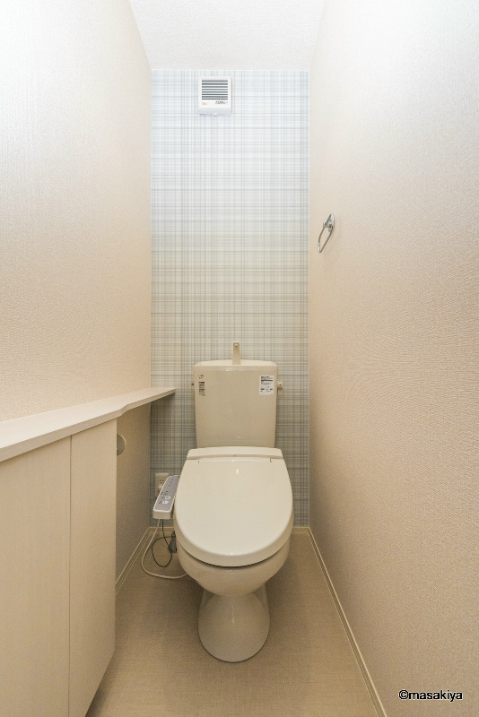 グラン・アイールのトイレ|トイレ　ウォシュレット付き。