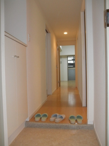 レジデンス・スエヒロ上本町の玄関