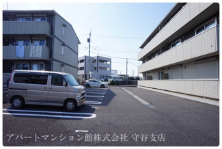【駐車場】