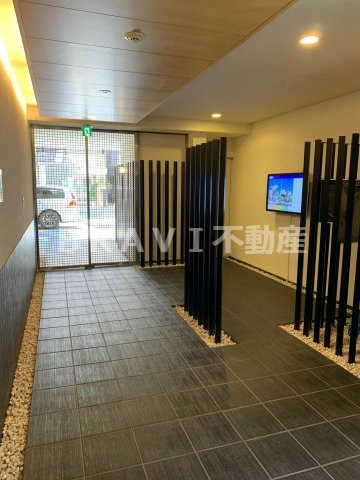 ソシオ心斎橋　BRAVI不動産のロビー|【ソシオ心斎橋】落ち着いたロビーです