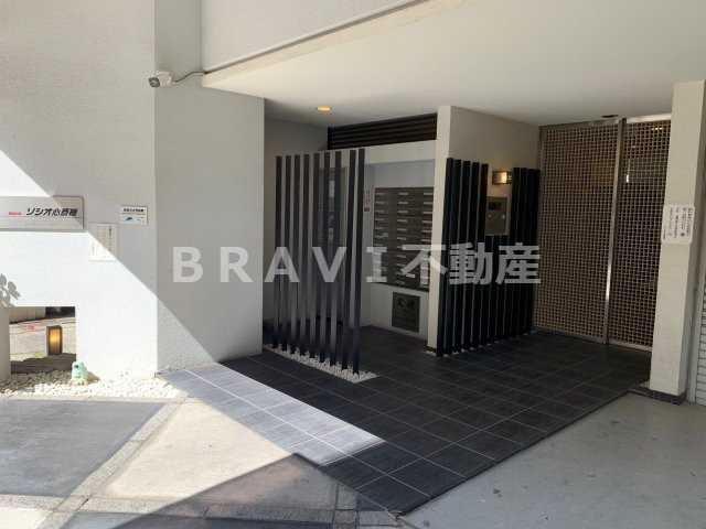 ソシオ心斎橋　BRAVI不動産のエントランス|【ソシオ心斎橋】毎日通るエントランスはこのようになっています