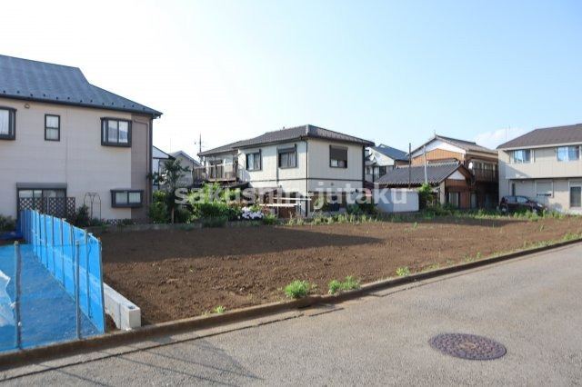 習志野市鷺沼台３丁目　売地　全３区画の前面道路含む現地写真|前面は５ｍ公道面