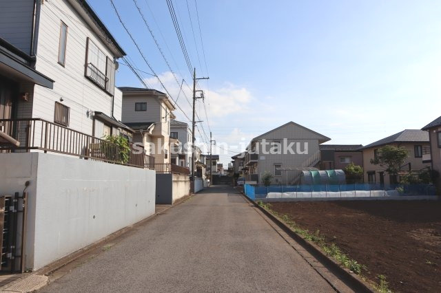 習志野市鷺沼台３丁目　売地　全３区画の前面道路含む現地写真|南東側５㎡公道面