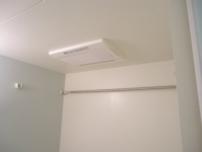 【設備】 | メルヴェイユ | 浴室換気乾燥機がございます