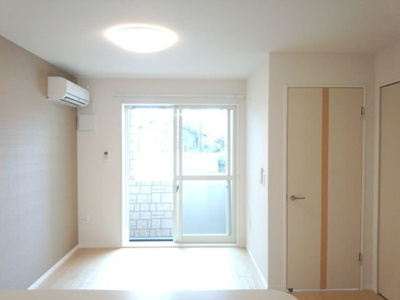 【居間・リビング】 | メルヴェイユ | ゆったり過ごせる居間です