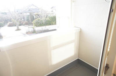 【バルコニー】 | メルヴェイユ | 開放的で明るい空間を演出してくれるバルコニーです