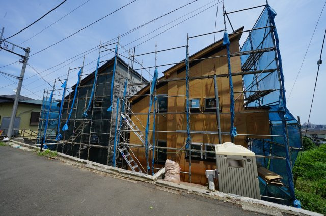 【成約】ランドマークタワー一望♪勾配天井・ロフト付の４LDK！保土ヶ谷区川島町　全２棟新築戸建ての外観