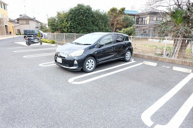 パストラーレの駐車場