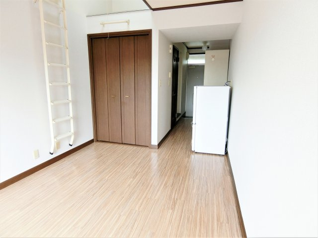 スカイコート求名の洋室